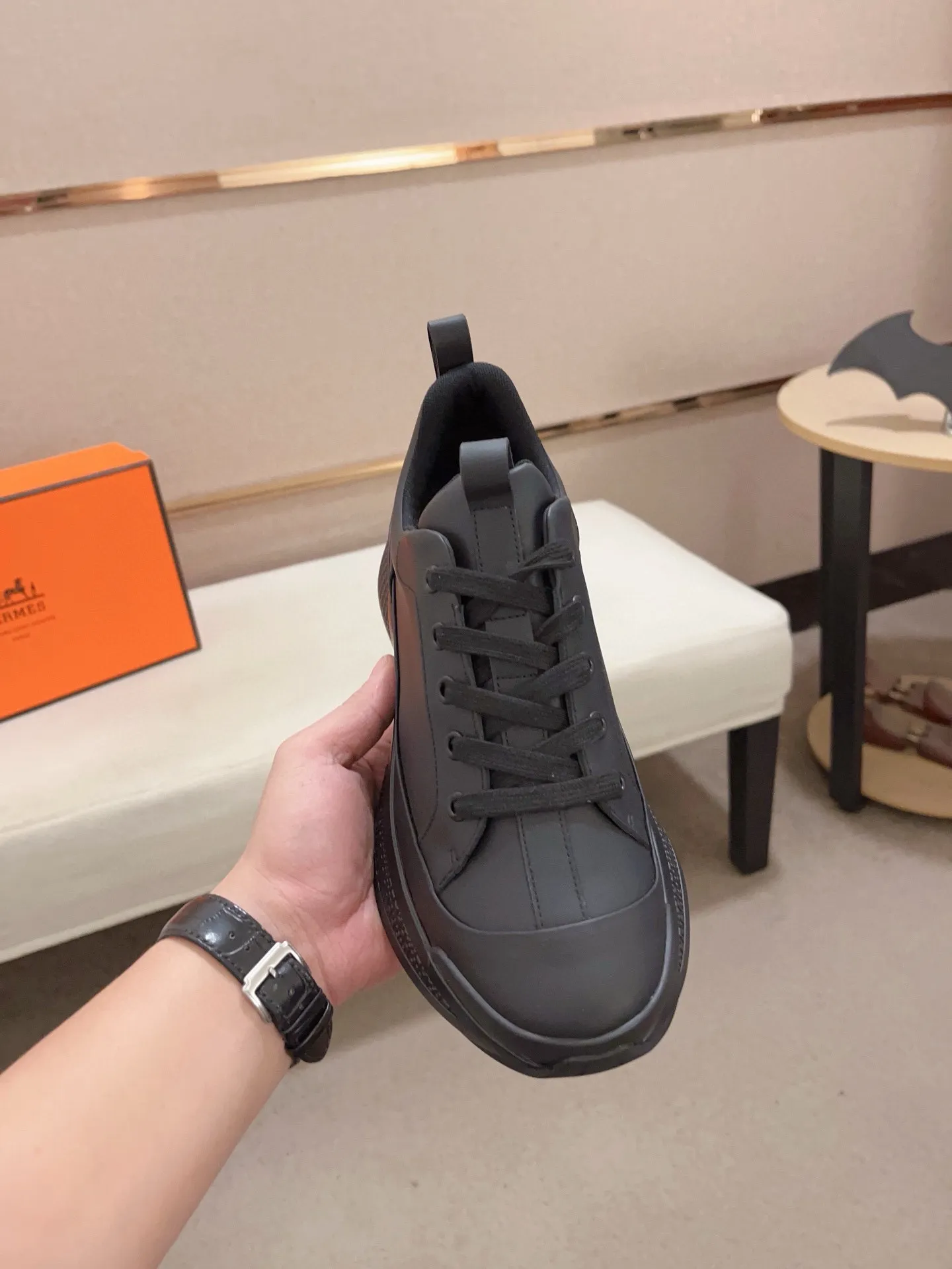 Men's clothing and shoes💰: 660💰《HERMES》【Classic Original Version】Hermès; Top 🔝 Purchasing Agency 🔍🔍Men’s latest 🇺🇸 counters are on sale simultaneously, original imported from Italy ▲▲Silk cowhide with breathable fabric ▲▲ (high-end and expensive Qi·Grade) Exquisite workmanship (Italian 🇮🇹Imported water-dyed 🐂cowhide lining) Sole: Original sole provided by the original factory, ⚠️Exclusive double-layer activity·TPR·Rubber·Combined molded outsole; Super·comfortable·wear-resistant·non-slip·environmental protection The real thing is more beautiful if you take the real thing (high quality, follow the order), you can enter and exit the counter at will * Number of yards: 38·39·40·41·42·43·44# (can be customized 45.)